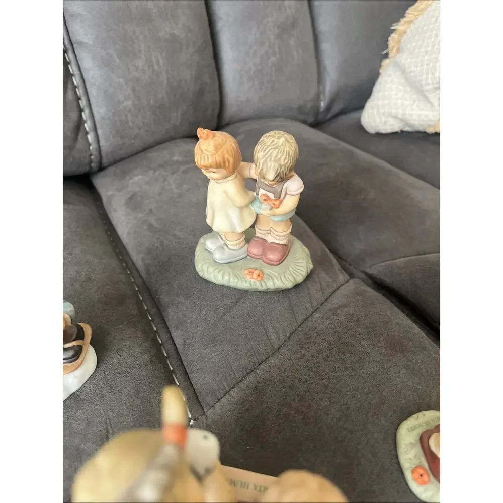 Lot Of 11 Berta Hummel Goebel 2003 Figurine Cat Snowman Swing Children. Perfect!